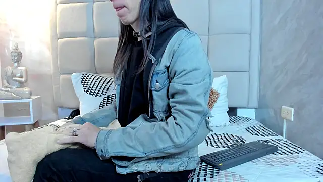 Hecatee 77 online show from February 25, 7:34 pm