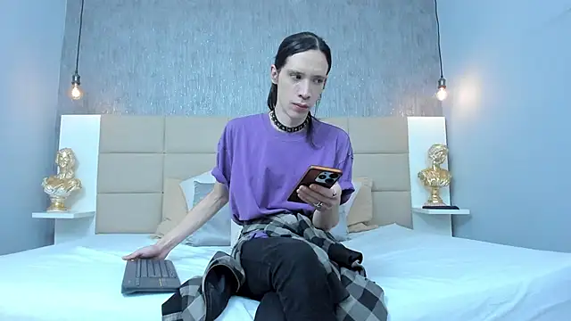 Hecatee 77 online show from March 5, 7:43 pm