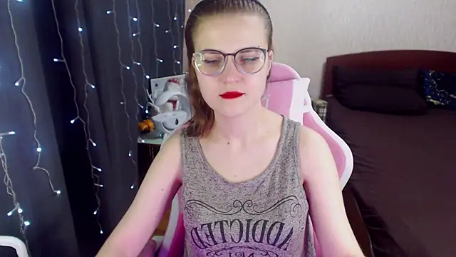 MissBrightShine online show from January 31, 9:37 am