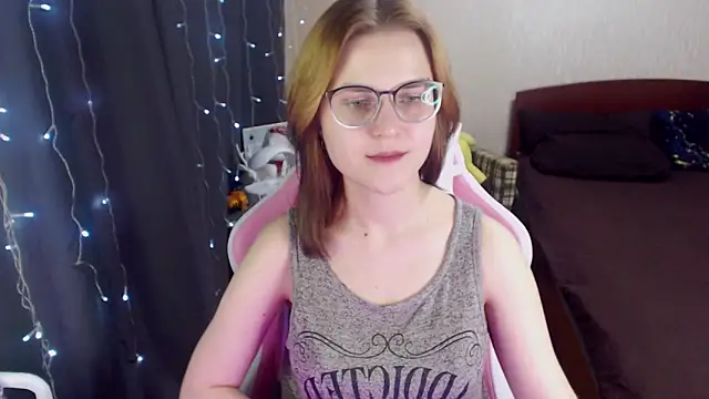 MissBrightShine online show from February 1, 12:47 pm