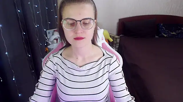 MissBrightShine online show from February 5, 9:46 am