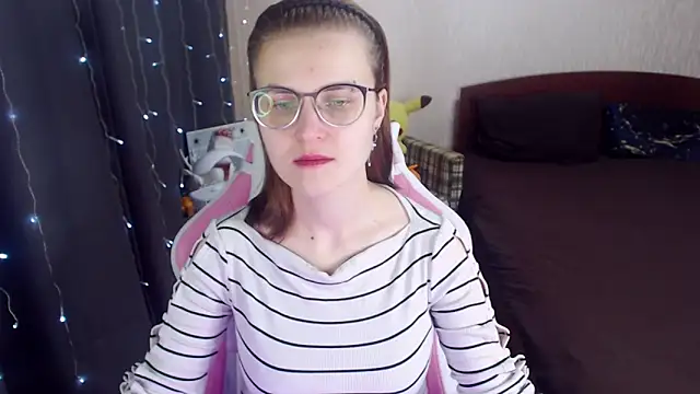 MissBrightShine online show from February 6, 9:43 am