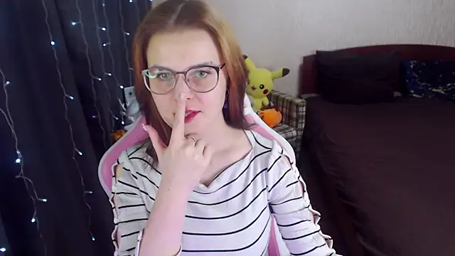 MissBrightShine online show from February 8, 1:01 pm