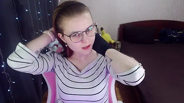 MissBrightShine online show from February 11, 12:58 pm