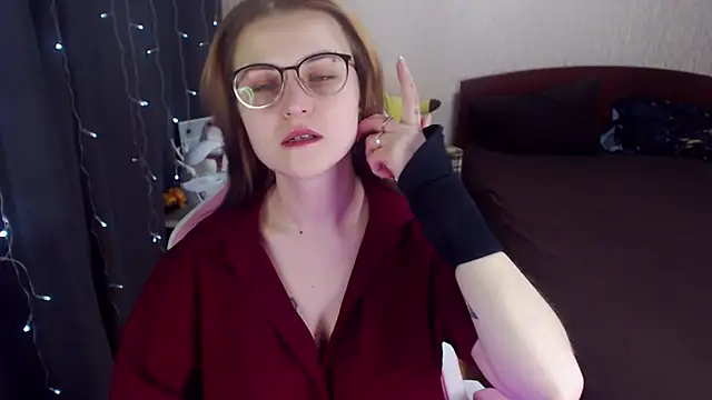 MissBrightShine online show from February 12, 9:52 am