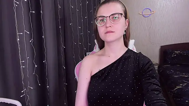 MissBrightShine online show from February 19, 5:06 pm