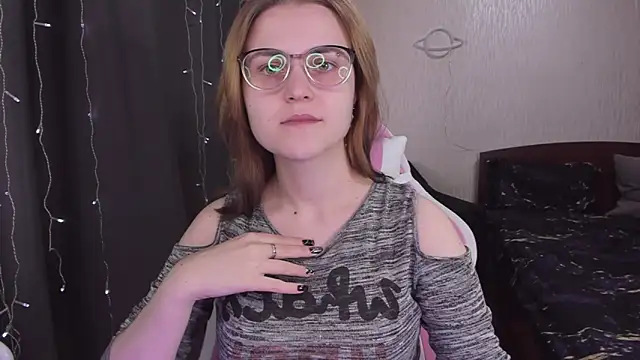 MissBrightShine online show from March 5, 10:33 am