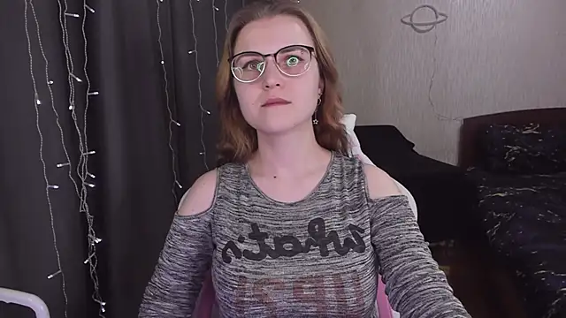 MissBrightShine online show from March 21, 4:29 pm