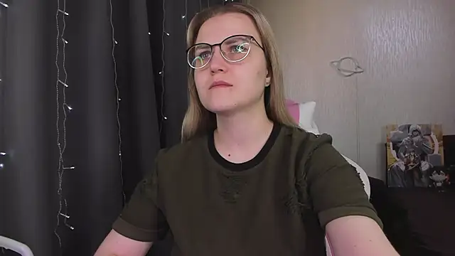 MissBrightShine online show from March 30, 10:38 am