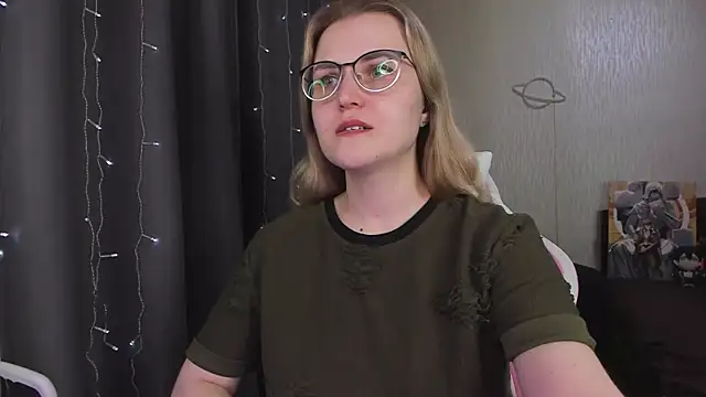 MissBrightShine online show from April 3, 2:37 pm