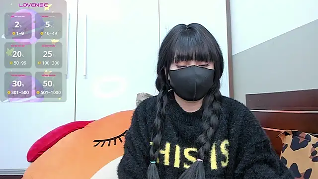 alonelove   online show from February 12, 6:51 am