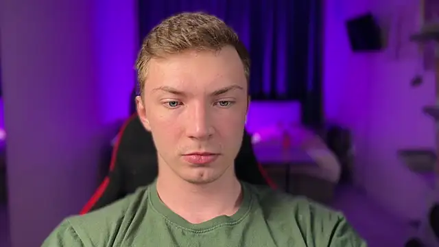 Snapshot of iron__chap chatting on February 5, 9:19 pm iron chap online show from February 5, 9:19 pm