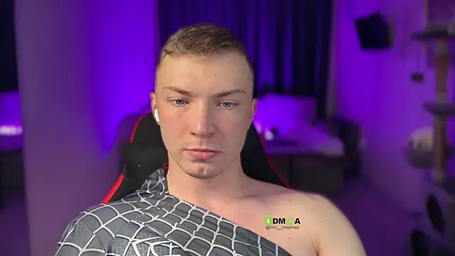 Snapshot of iron__chap chatting on February 12, 7:42 pm iron chap online show from February 12, 7:42 pm