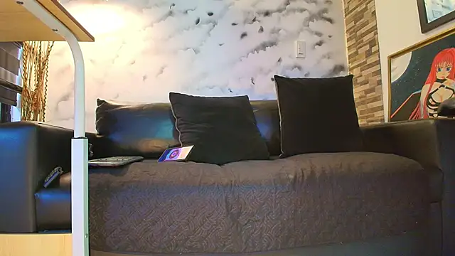 Sophie LittleS online show from December 5, 11:41 am