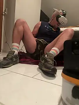 Snapshot of LeviXtreme chatting on April 3, 10:19 pm LeviXtreme online show from April 3, 10:19 pm