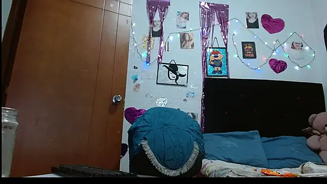 Saray extrovert  online show from February 18, 9:43 am