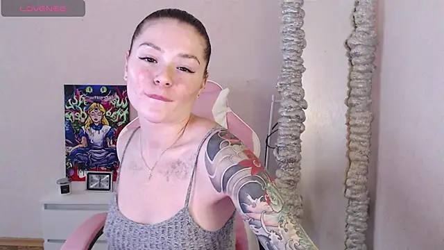 Snapshot of miaacatt chatting on October 22, 8:25 am miaacatt online show from October 22, 8:25 am