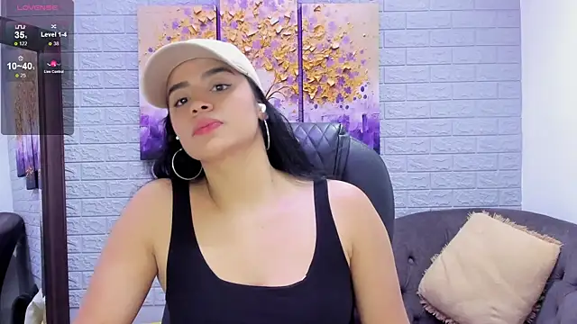 Paula Desousa online show from October 24, 7:32 pm