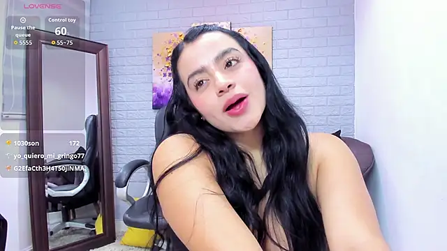 Paula Desousa online show from May 13, 8:27 pm