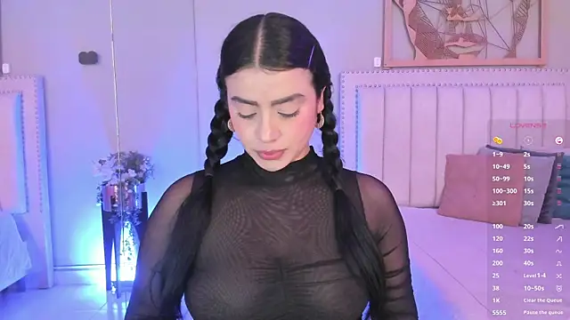 Paula Desousa online show from May 20, 7:31 pm