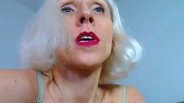 Kissiya-Allisya online show from February 10, 11:45 pm