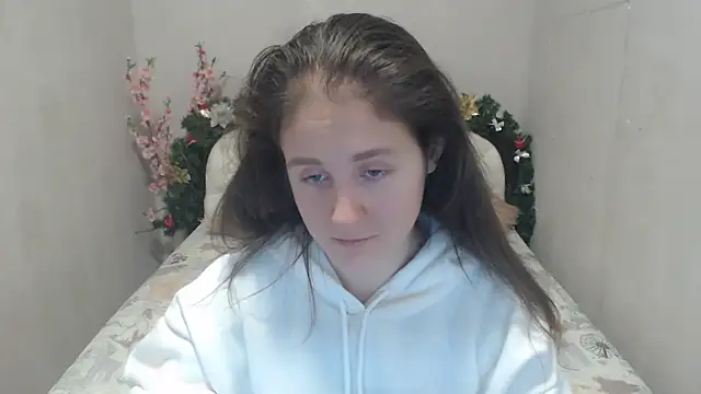 Holliy Cooper online show from January 15, 10:06 am