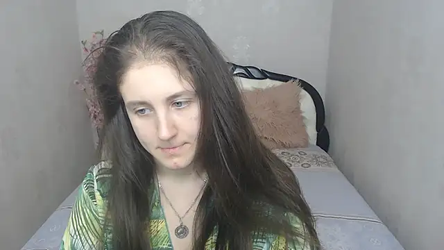 Holliy Cooper online show from March 12, 9:44 am