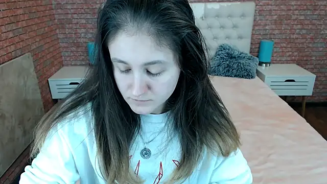 Holliy Cooper online show from November 18, 10:09 am