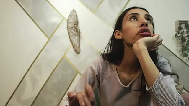 RoxanaCyrano  online show from October 9, 7:45 pm