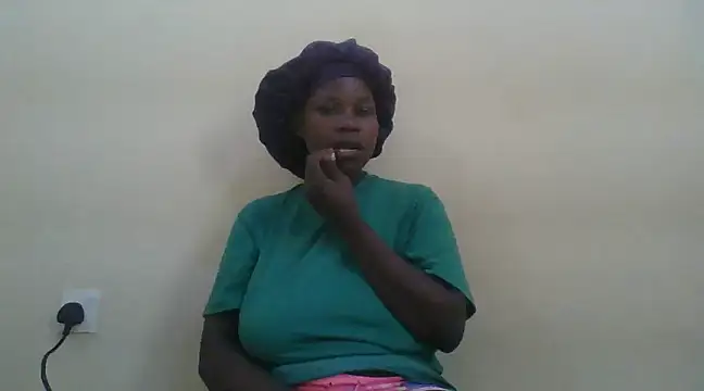 Snapshot of prettychic5 chatting on December 27, 6:24 am prettychic5 online show from December 27, 6:24 am