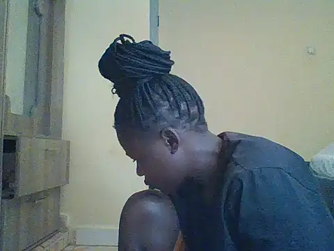 prettychic5 online show from November 14, 8:35 am