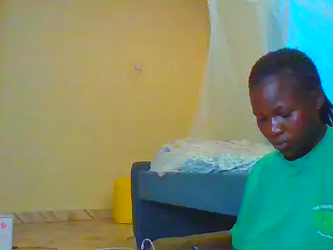 prettychic5 online show from March 18, 7:33 am