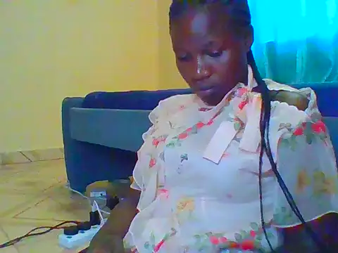 prettychic5 online show from April 7, 9:21 am