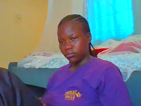 prettychic5 online show from April 17, 6:38 am