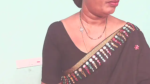 shrutitelugu69 online show from April 15, 4:58 pm