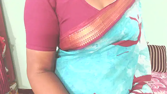 Snapshot of shrutitelugu69 chatting on July 19, 3:38 pm shrutitelugu69 online show from July 19, 3:38 pm
