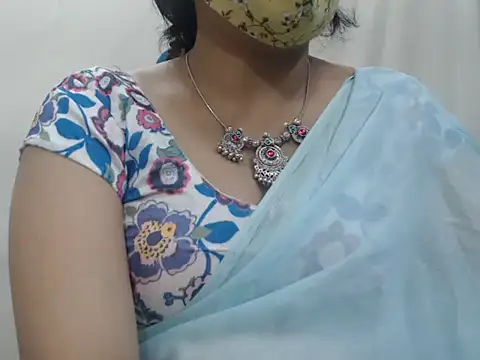 Lovely Siri 23 online show from February 8, 6:33 pm