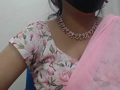 Lovely Siri 23 online show from April 15, 7:58 pm