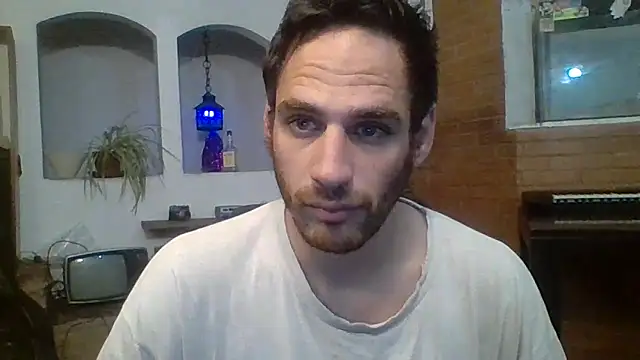 Snapshot of Stevenson988 chatting on October 31, 12:55 am Stevenson988 online show from October 31, 12:55 am