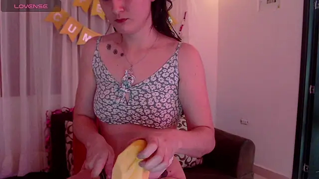 Snapshot of AlissonnFoxx chatting on February 23, 1:57 am AlissonnFoxx online show from February 23, 1:57 am