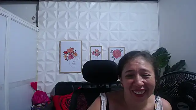 Valentinaa mature online show from March 12, 11:33 pm