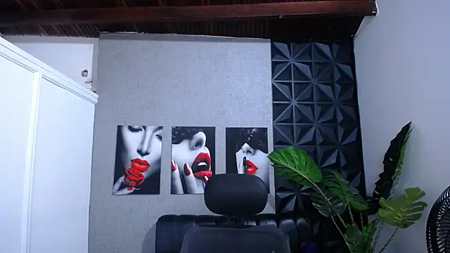 Valentinaa mature online show from March 31, 8:53 pm