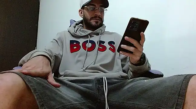 Snapshot of Money_For_masterCody chatting on January 30, 2:06 am Money For masterCody online show from January 30, 2:06 am