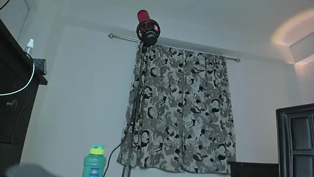 eileen pinkman online show from October 25, 10:15 pm