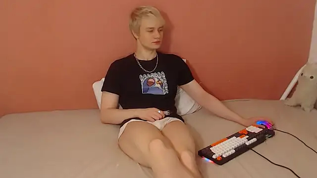 Oliver sweet  online show from March 28, 12:43 am