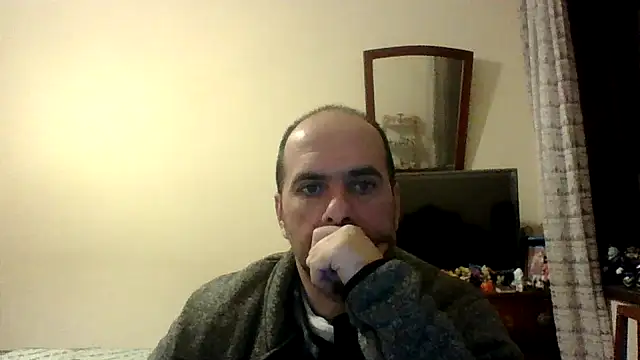 Snapshot of sstrasser chatting on January 3, 12:22 am sstrasser online show from January 3, 12:22 am