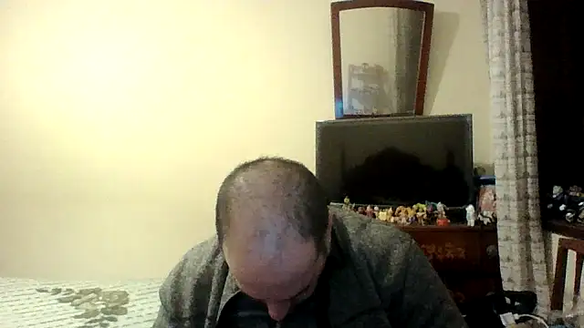 Snapshot of sstrasser chatting on January 5, 1:03 am sstrasser online show from January 5, 1:03 am