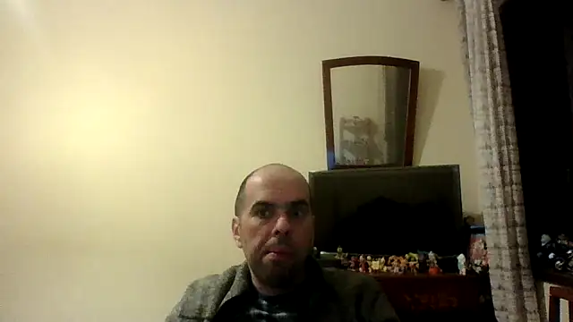 Snapshot of sstrasser chatting on January 16, 12:45 am sstrasser online show from January 16, 12:45 am