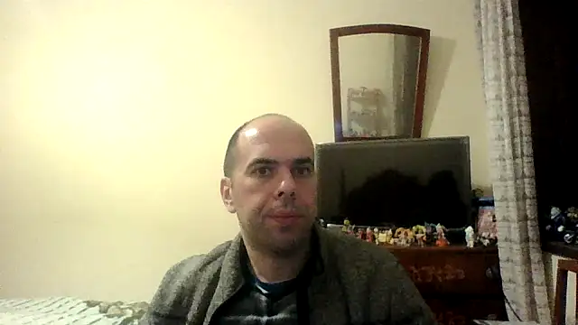 Snapshot of sstrasser chatting on January 18, 1:08 am sstrasser online show from January 18, 1:08 am