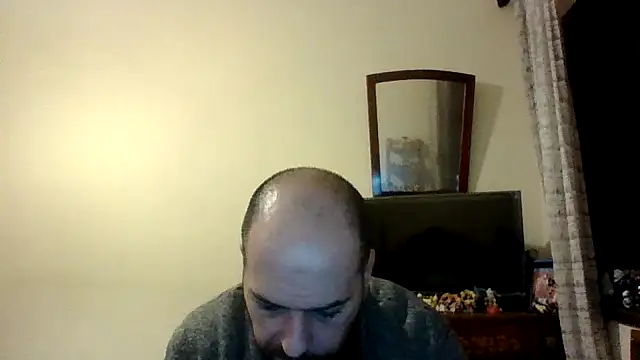 Snapshot of sstrasser chatting on February 9, 12:28 am sstrasser online show from February 9, 12:28 am